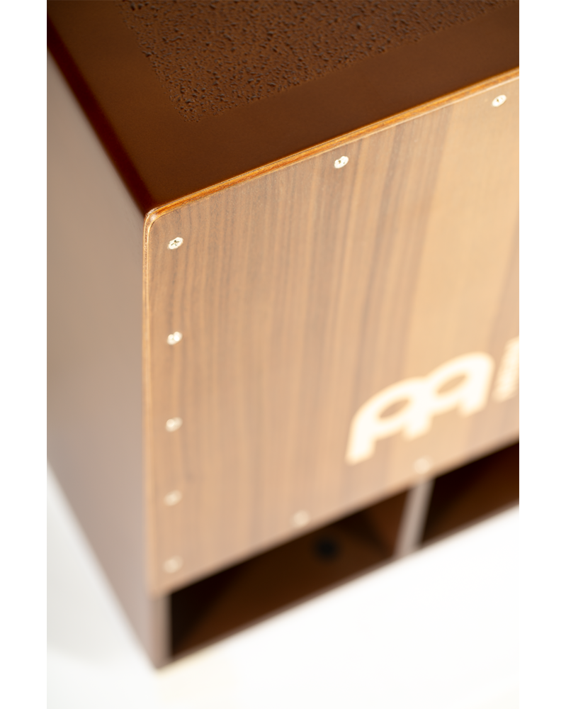 SUBCAJ5WN_web_detail_02.png