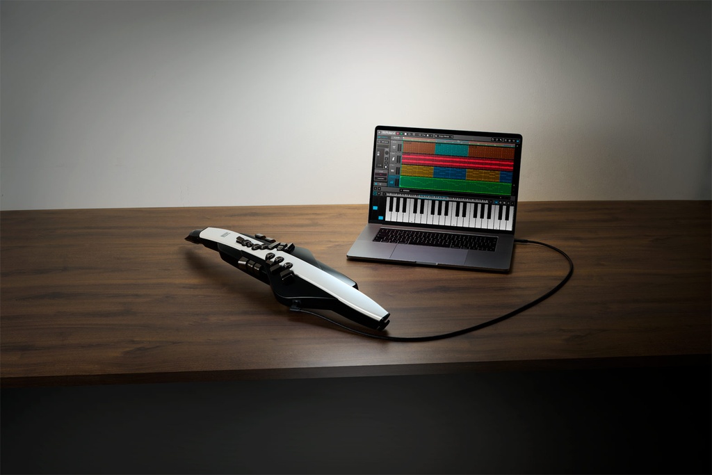 aerophone_ae-20_laptop_gal.jpg